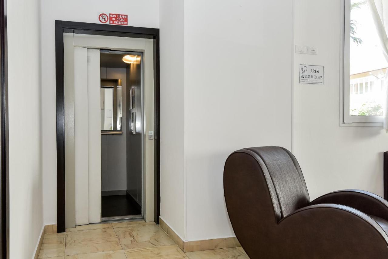 Hotel Diamante Чезенатико Екстериор снимка