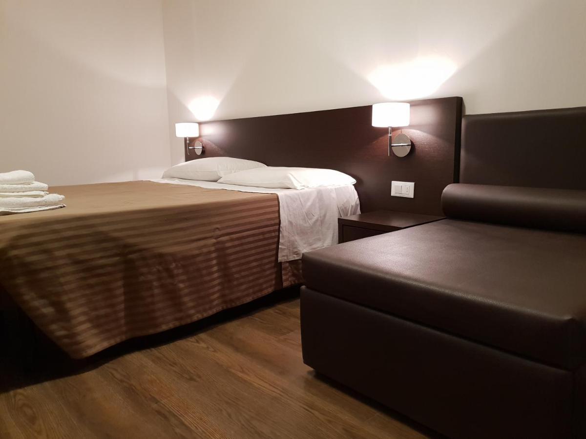 Hotel Diamante Чезенатико Екстериор снимка