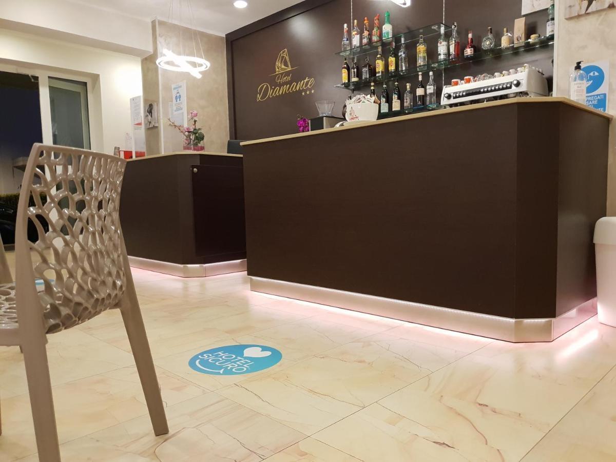 Hotel Diamante Чезенатико Екстериор снимка