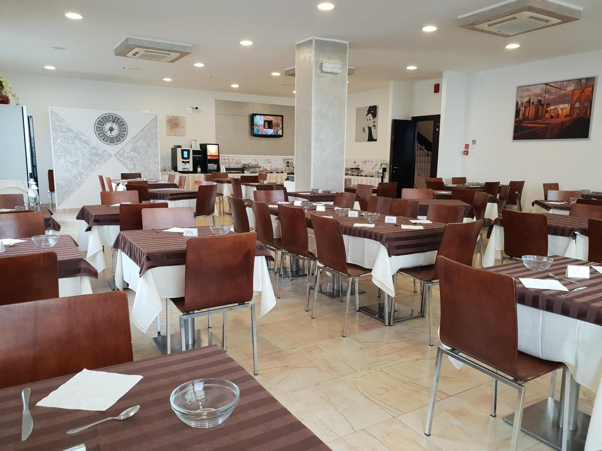 Hotel Diamante Чезенатико Екстериор снимка