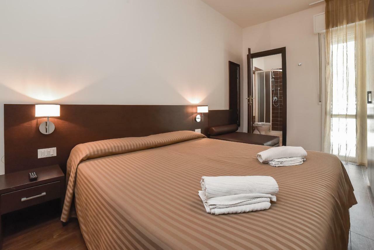 Hotel Diamante Чезенатико Екстериор снимка