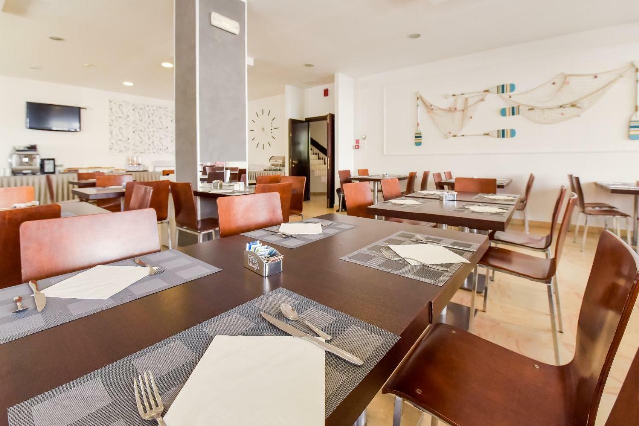Hotel Diamante Чезенатико Екстериор снимка