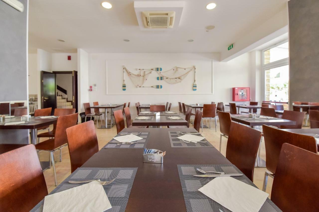 Hotel Diamante Чезенатико Екстериор снимка