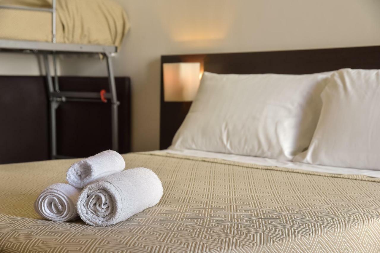 Hotel Diamante Чезенатико Екстериор снимка