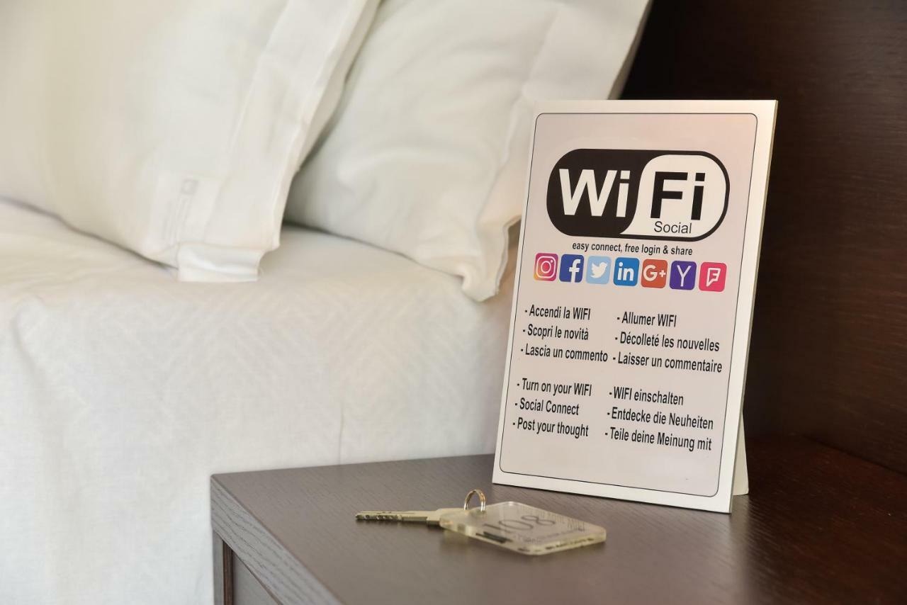 Hotel Diamante Чезенатико Екстериор снимка